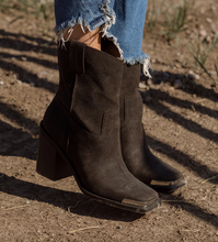 Load image into Gallery viewer, Dolce Vita Falon Distressed Boot Expresso