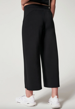 Load image into Gallery viewer, Spanx Airessentials Cropped Wide Leg Pant Very Black
