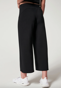 Spanx Airessentials Cropped Wide Leg Pant Very Black