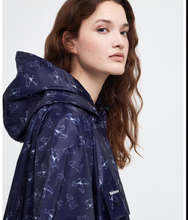 Load image into Gallery viewer, Barbour Parkway Pooch Navy Poncho O/S
