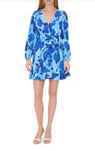 Load image into Gallery viewer, Liv Blurred Blossom Mini Blue