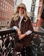 Load image into Gallery viewer, FV Pouf Handbag Jaguar