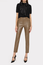 Load image into Gallery viewer, Bow Fuzzy Sweater Black