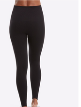 Load image into Gallery viewer, Spanx Look at Me Now Seamless Leggings Very Black