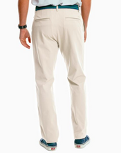 Load image into Gallery viewer, Southern Tide Men&#39;s Jack Performance Pant Putty