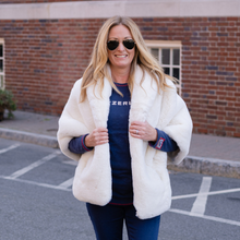 Load image into Gallery viewer, Pretty Rugged Faux Fur Collins Capelet White