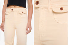 Load image into Gallery viewer, Cream wide-leg jeans with front flap pockets and brown tortoise buttons