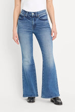 Load image into Gallery viewer, Always Fits Good Petite Flare Jeans