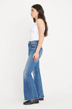 Load image into Gallery viewer, Always Fits Good Petite Flare Jeans