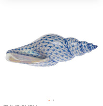 Load image into Gallery viewer, Herend hand-painted porcelain tulip shell figurine featuring intricate fishnet pattern detailing
