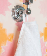 Load image into Gallery viewer, Bath Towel Scalloped Edge White