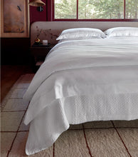 Load image into Gallery viewer, Soprano Duvet Cover White