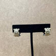 Load image into Gallery viewer, Be-Je Hinge Huggie Earring