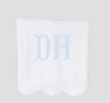 Load image into Gallery viewer, Bath Towel Scalloped Edge White