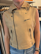 Load image into Gallery viewer, Jakett NYC Jilli Vest Sand