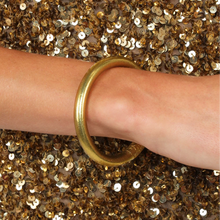 Load image into Gallery viewer, Tzubbie BuDha Girl Bangle Aura