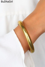 Load image into Gallery viewer, Tzubbie BuDha Girl Bangle Aura