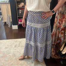 Load image into Gallery viewer, StarkX Lona Skirt Dot Print