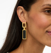 Load image into Gallery viewer, Isabella Stingray Drop Earring