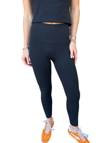 Embossed Leopard Print 7/8 Length Leggings