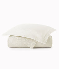 Load image into Gallery viewer, Mia Matelassé Coverlet Full/Queen Pearl