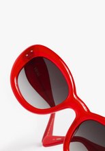 Load image into Gallery viewer, Bold oversized oval sunglasses with thick glossy frames and gradient lenses
