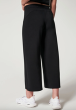 Load image into Gallery viewer, Spanx Airessential Cropped Wide Leg Black