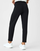 Load image into Gallery viewer, Spanx Airessentials Tapered Pant Very Black