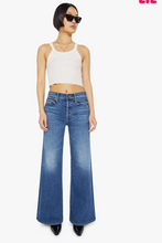 Load image into Gallery viewer, Mother Denim Petites Lil Tomcat Roller Sneak Sixth Sense