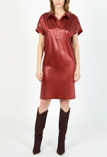 Load image into Gallery viewer, Hilton Hollis Textured Satin Dress Sangria