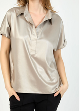 Load image into Gallery viewer, Hilton Hollis Textured Satin Top Oyster