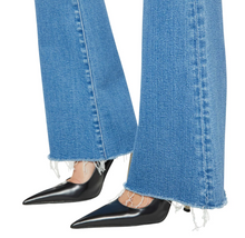 Load image into Gallery viewer, Mother Denim Lil&#39; Weekender Read Between The Lines