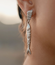 Load image into Gallery viewer, Mignonnne Gavigan Sardina Earring Gold/Silver Mixed Metal Drop Earrings