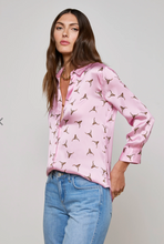 Load image into Gallery viewer, Dani 3/4 Sleeve Silk Blouse Bulls Head