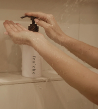 Load image into Gallery viewer, Riddle Fraiche Body Wash