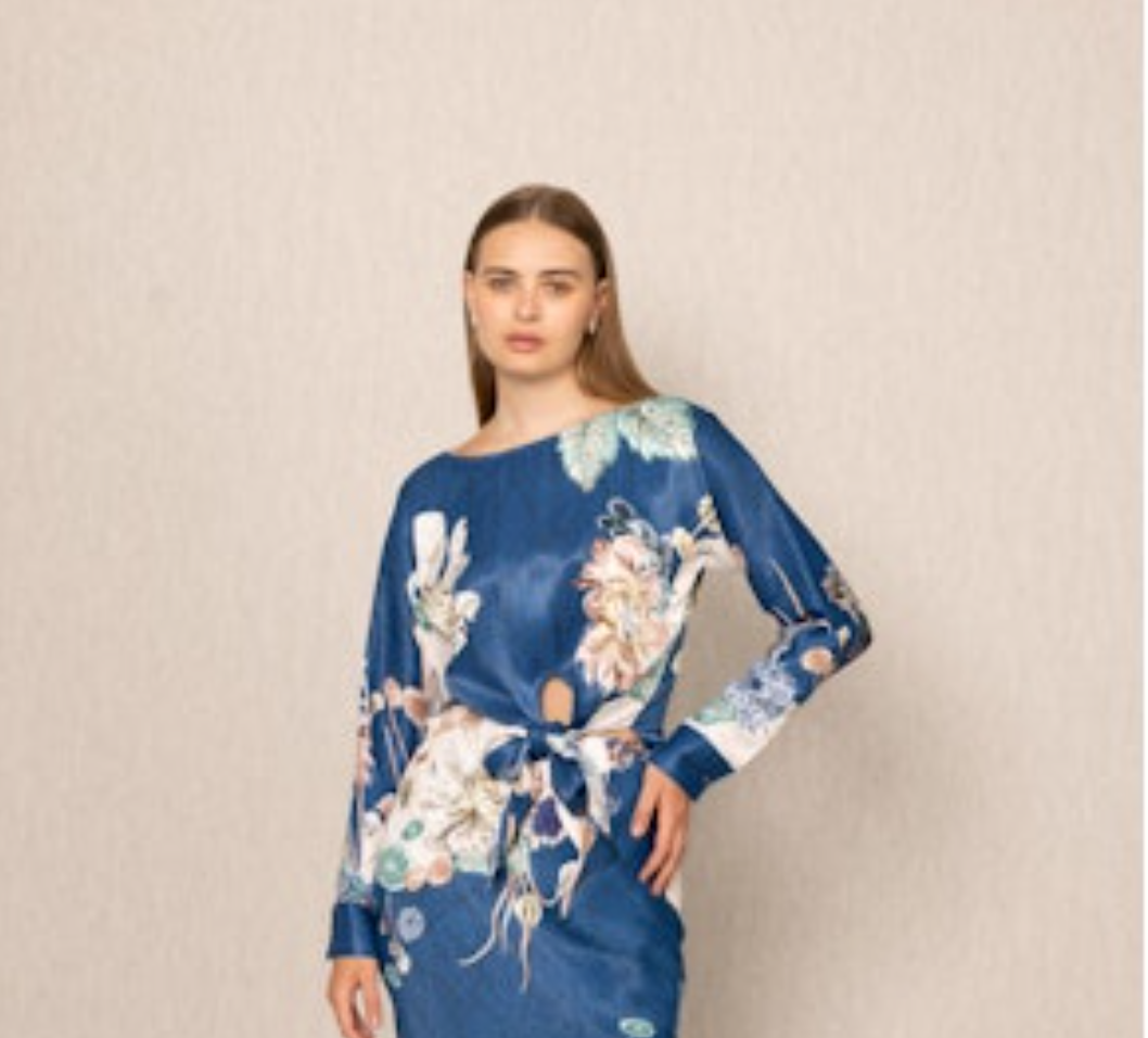 Valencia Top Navy Blooms