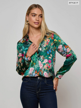 Load image into Gallery viewer, Tyler Top Green Multi Butterfly