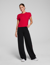 Load image into Gallery viewer, AirEssential Light Tee Spanx Red