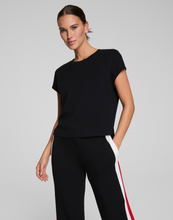 Load image into Gallery viewer, AirEssential Light Tee Very Black