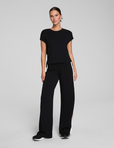 AirEssential Light Tee Very Black