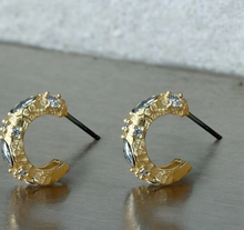 Load image into Gallery viewer, Mini Alma Hoop Gold
