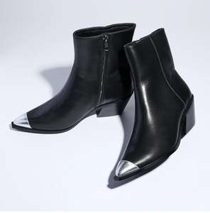Ashton Ankle Boot Black w Silver Tip