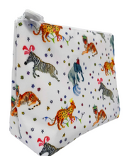 Load image into Gallery viewer, Wash Bag Trio Circus Stars
