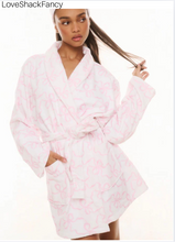 Load image into Gallery viewer, Indie Robe Pink Bonnet