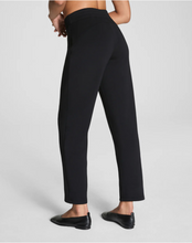 Load image into Gallery viewer, Airessential Slim Straight Pant