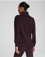 Load image into Gallery viewer, Airessentials Tunic Sweatshirt