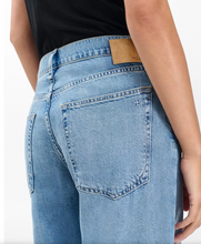Load image into Gallery viewer, Saige Featherweight Jean