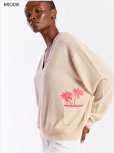 Load image into Gallery viewer, Palm Pocket V Neck Lace