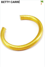 Load image into Gallery viewer, Solo Gold Bracelet