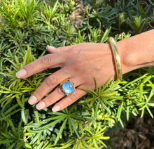 Load image into Gallery viewer, Solo Gold Bracelet